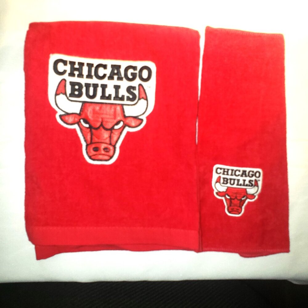 Vintage 90's Chicago Bulls Embroidered NBA Red Sideline Bench Towels Jordan Era 